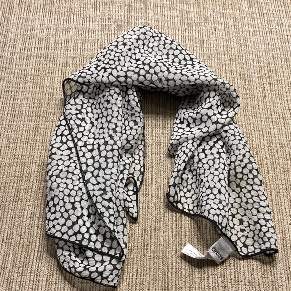 Scarf Chico’s Size OS 9.5x9.5 square used.